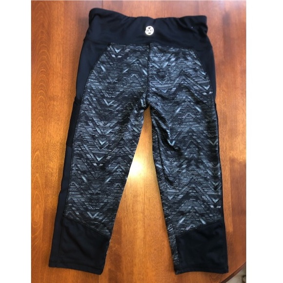 Capri Workout Tights🏋🏼♀️ - Picture 4 of 7